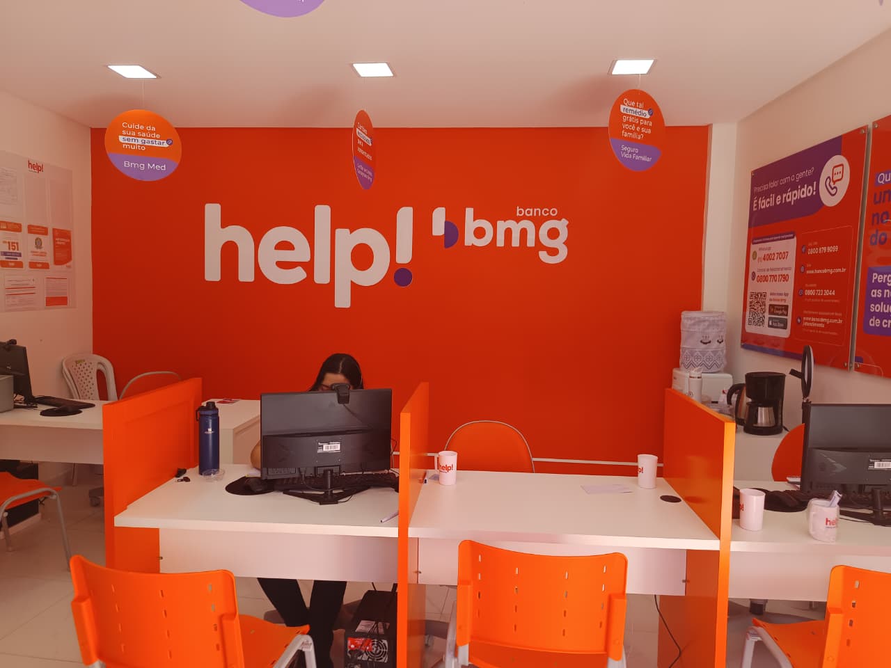 Interior da loja help! Barreiras